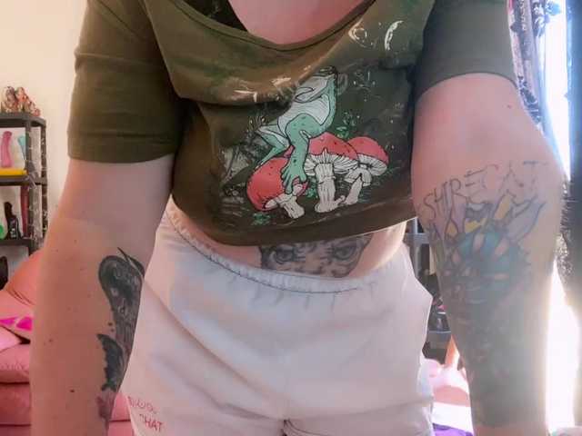 NylonQueen live cam on BongaCams