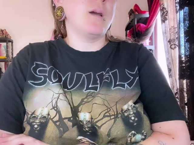 NylonQueen