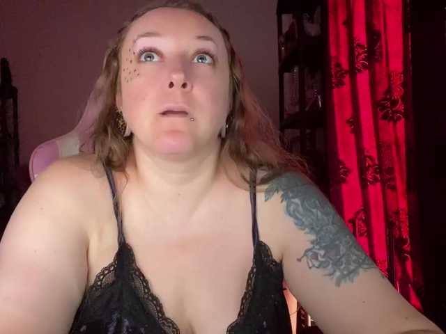 NylonQueen live cam on BongaCams
