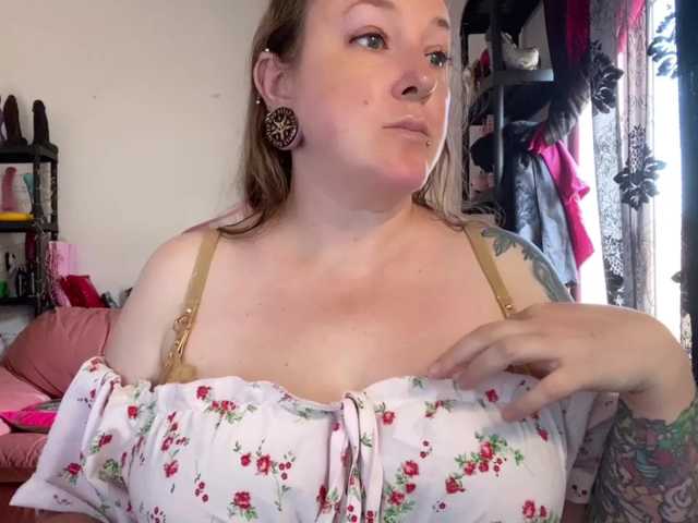 NylonQueen
