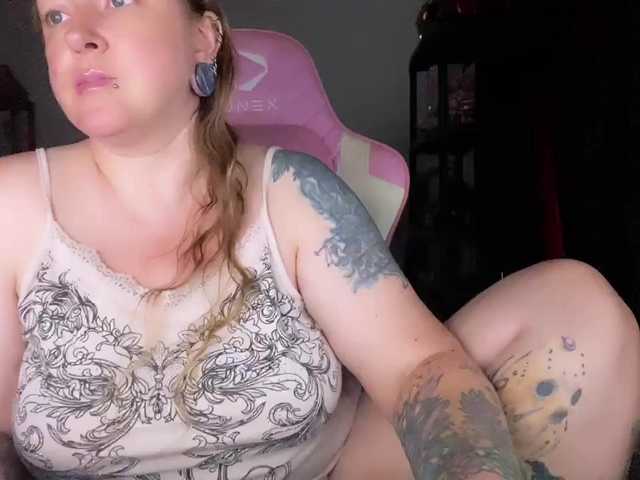 NylonQueen live cam on BongaCams