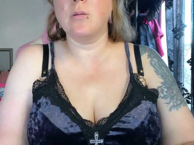 NylonQueen