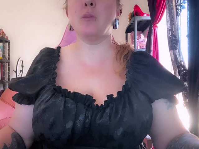 NylonQueen