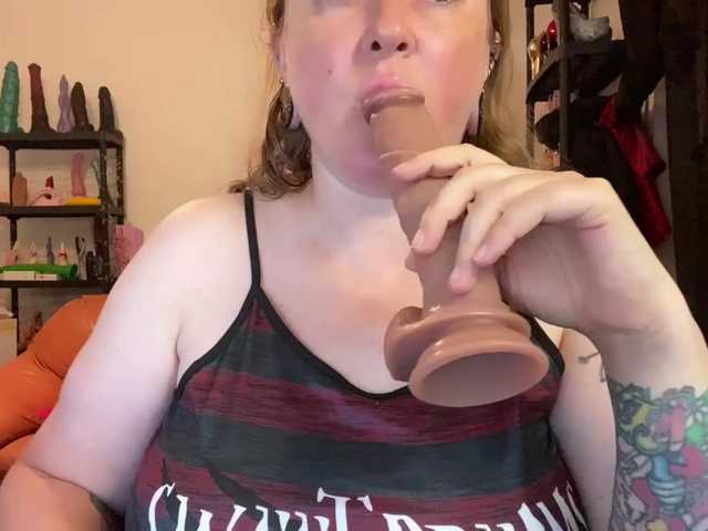 NylonQueen