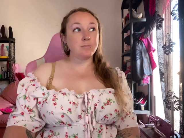 NylonQueen live cam on BongaCams