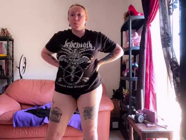NylonQueen live cam on BongaCams