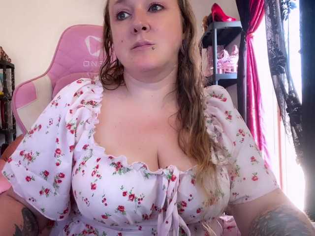 NylonQueen live cam on BongaCams