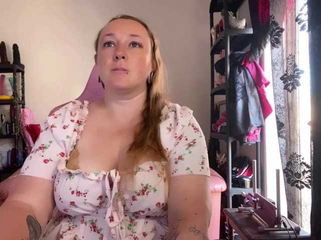 NylonQueen live cam on BongaCams