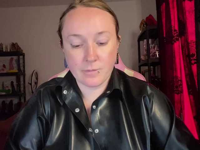 NylonQueen