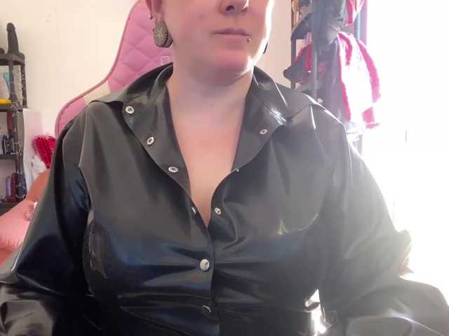 NylonQueen