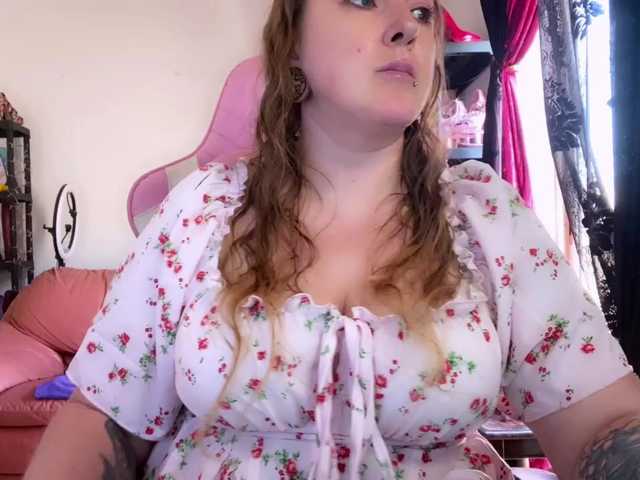 NylonQueen live cam on BongaCams