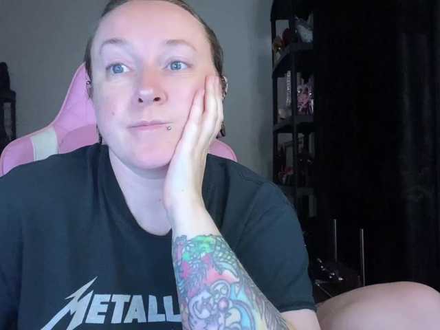 nylonqueen cam belle
