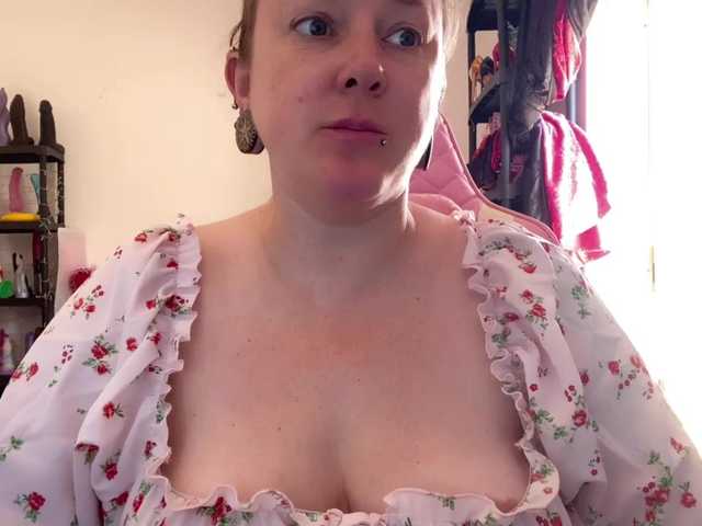NylonQueen live cam on BongaCams