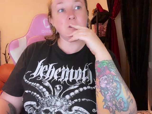 NylonQueen