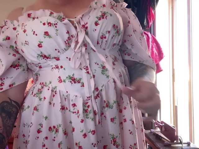 NylonQueen live webcam show