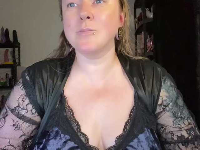 NylonQueen