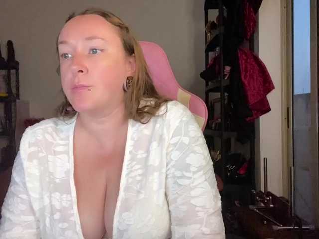 NylonQueen