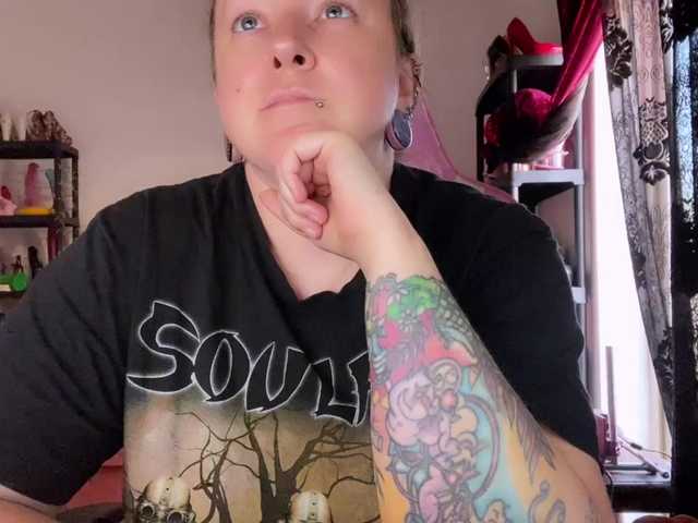 NylonQueen