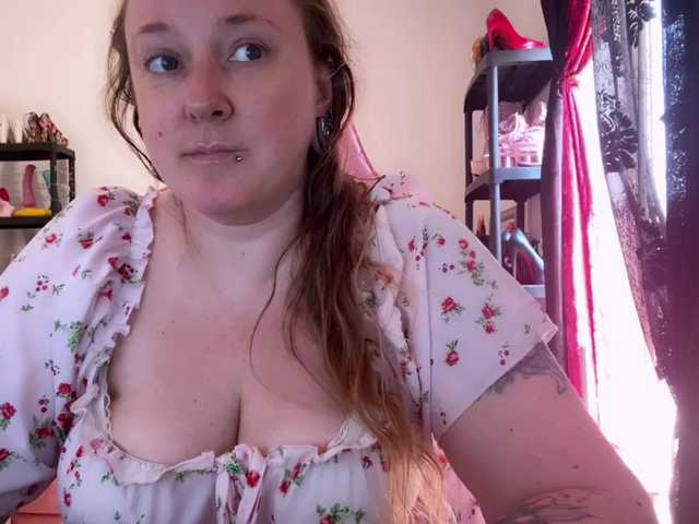 go to chat with NylonQueen