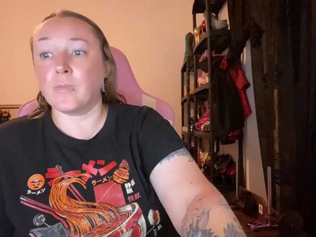 NylonQueen live cam on BongaCams