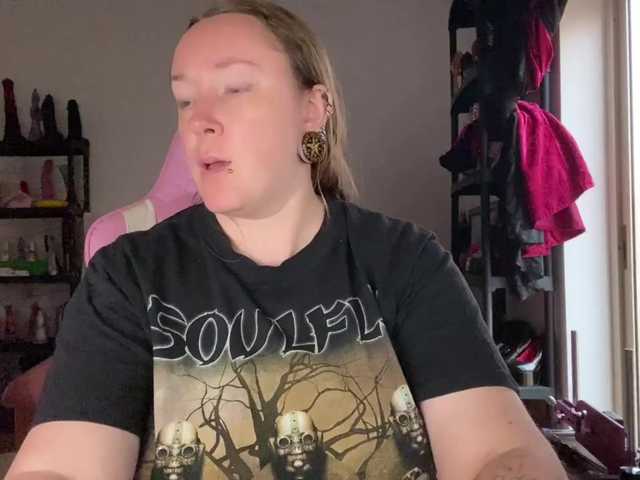 NylonQueen live webcam show