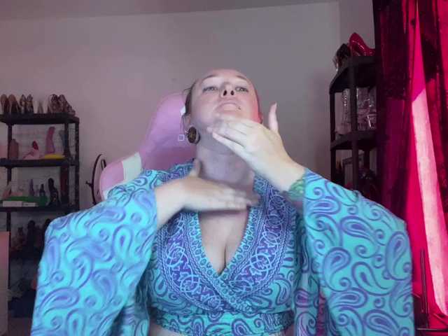 NylonQueen