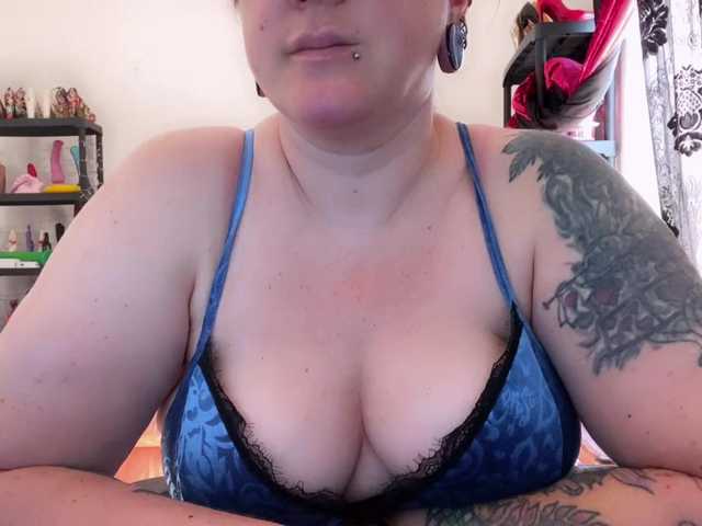 NylonQueen