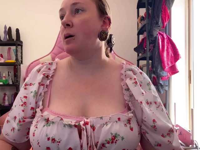 NylonQueen live cam on BongaCams