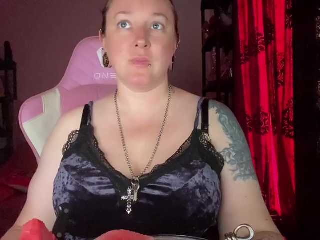 NylonQueen live cam on BongaCams