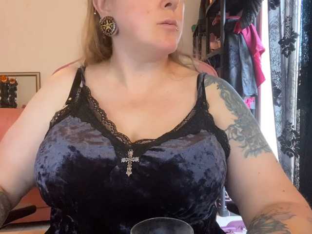NylonQueen