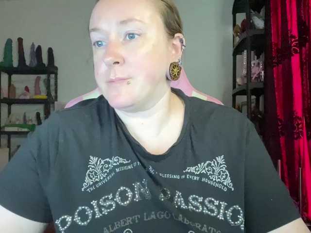 NylonQueen live cam on BongaCams