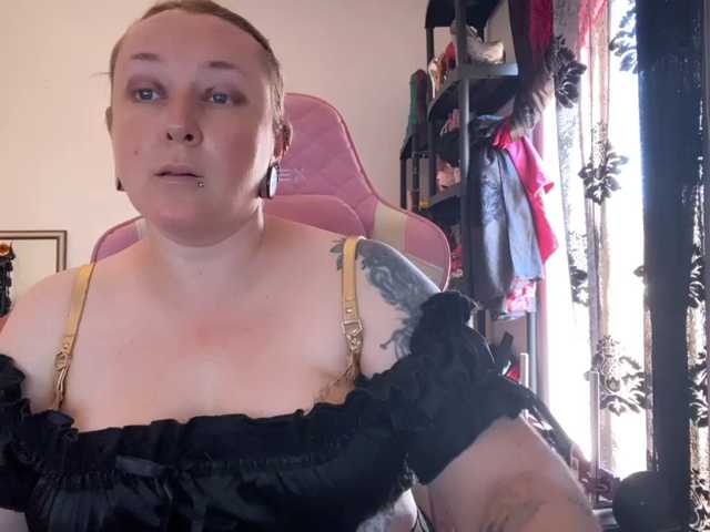 NylonQueen