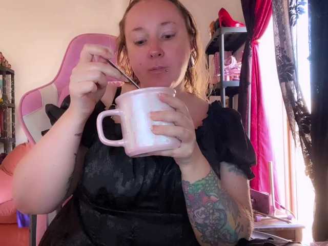 NylonQueen live cam on BongaCams