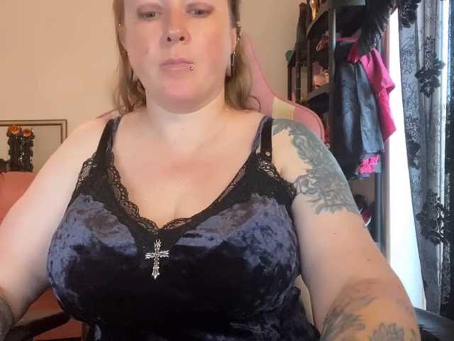NylonQueen