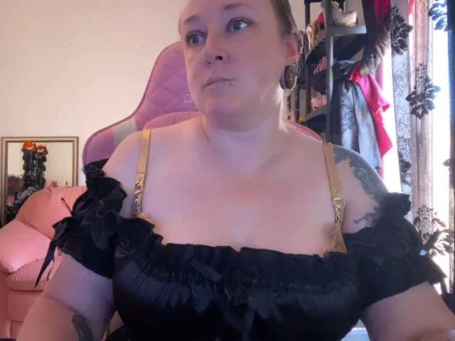 NylonQueen