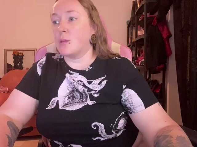 NylonQueen live cam on BongaCams