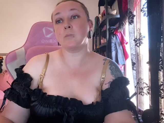 NylonQueen
