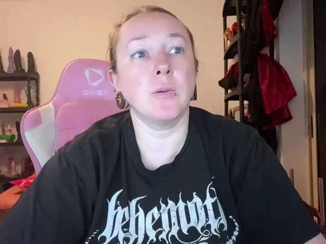 NylonQueen