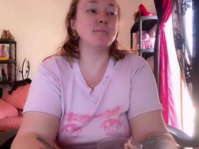 NylonQueen live cam on BongaCams