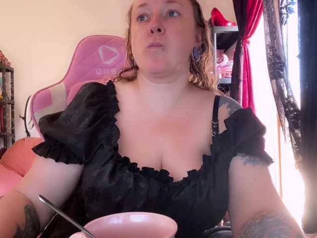 nylonqueen online