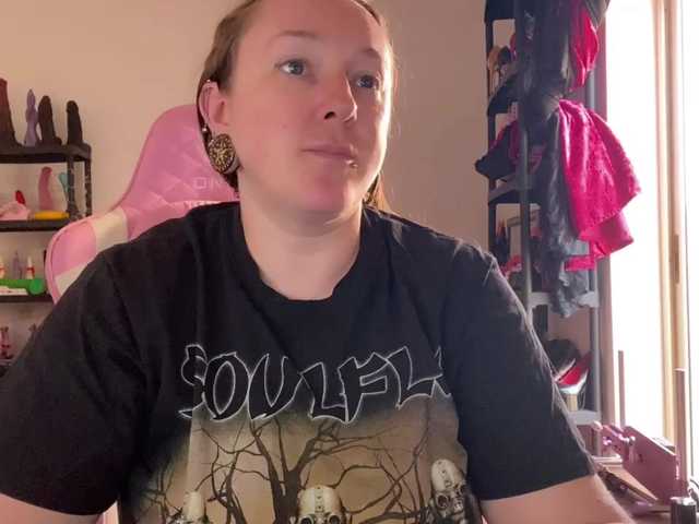 NylonQueen live webcam show