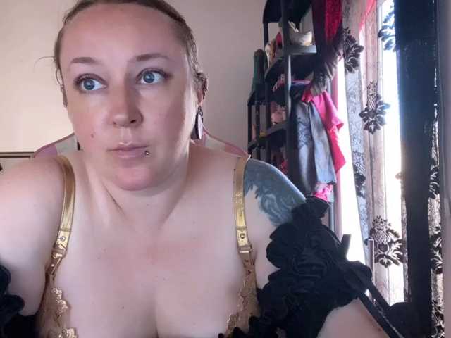 NylonQueen