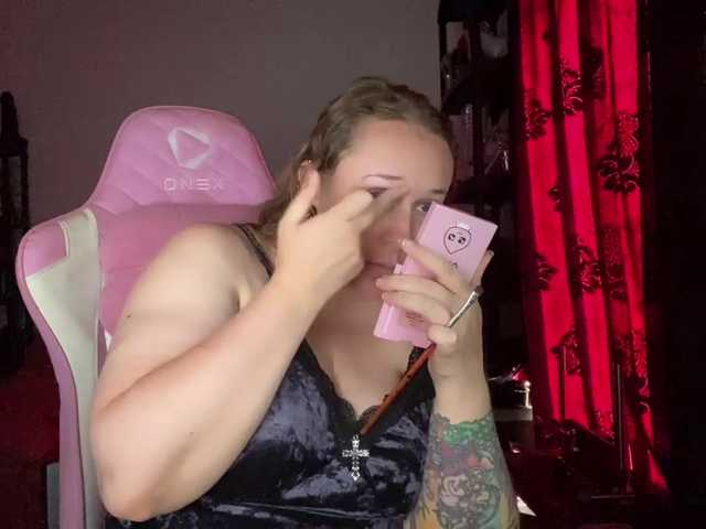 NylonQueen live cam on BongaCams
