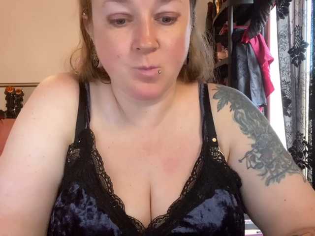 NylonQueen