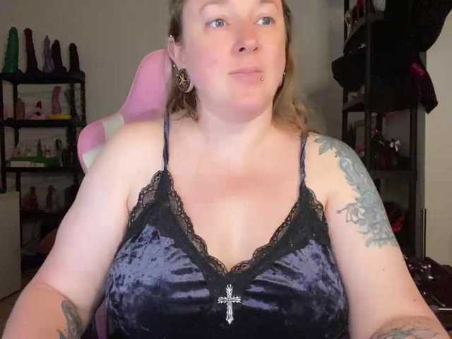 NylonQueen