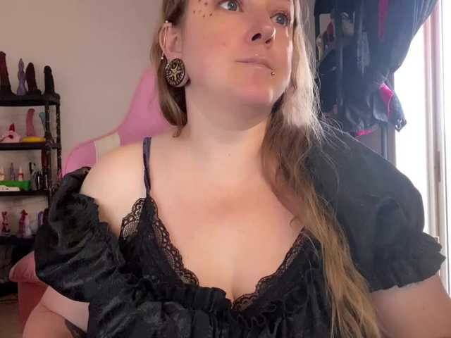 NylonQueen