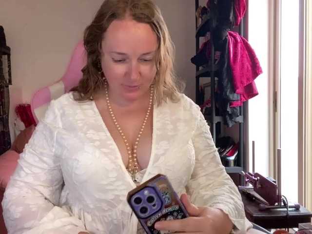 NylonQueen live webcam show