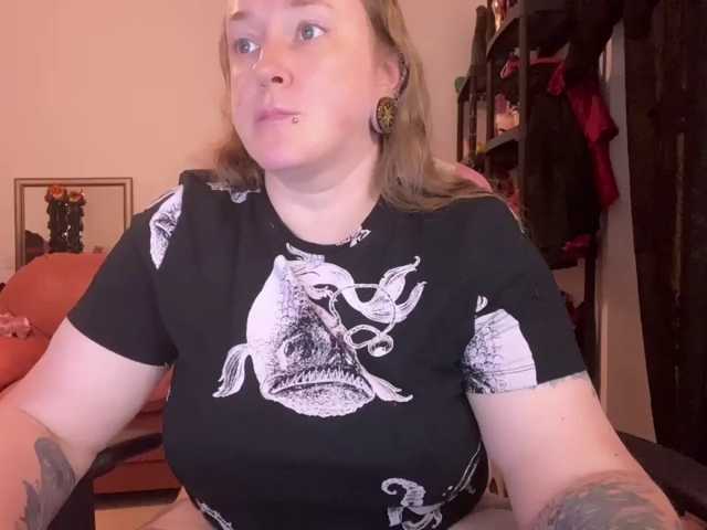 NylonQueen