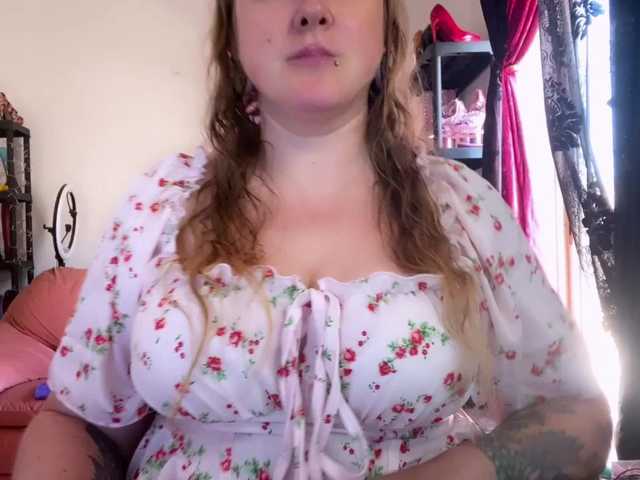 NylonQueen live cam on BongaCams
