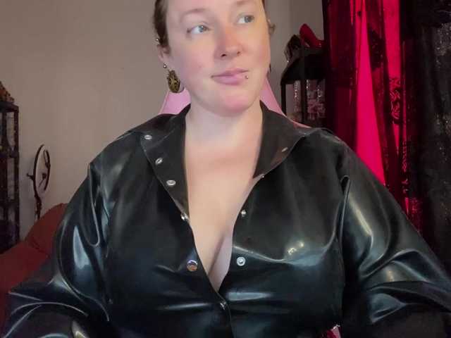 NylonQueen